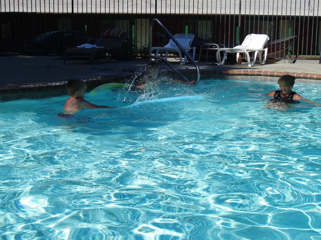 Indian Creek Lodge Douglas City Экстерьер фото